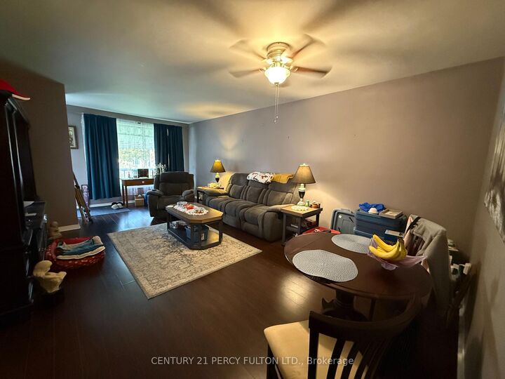 Property Photo: 220 Rosedale Drive Unit 1 ON L1N 1Z3