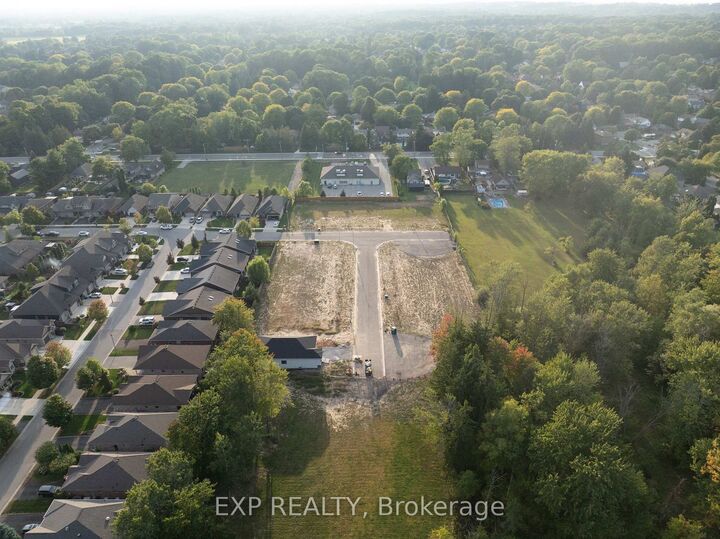 Property Photo: 90 Tanner Drive ON L0S 1E4
