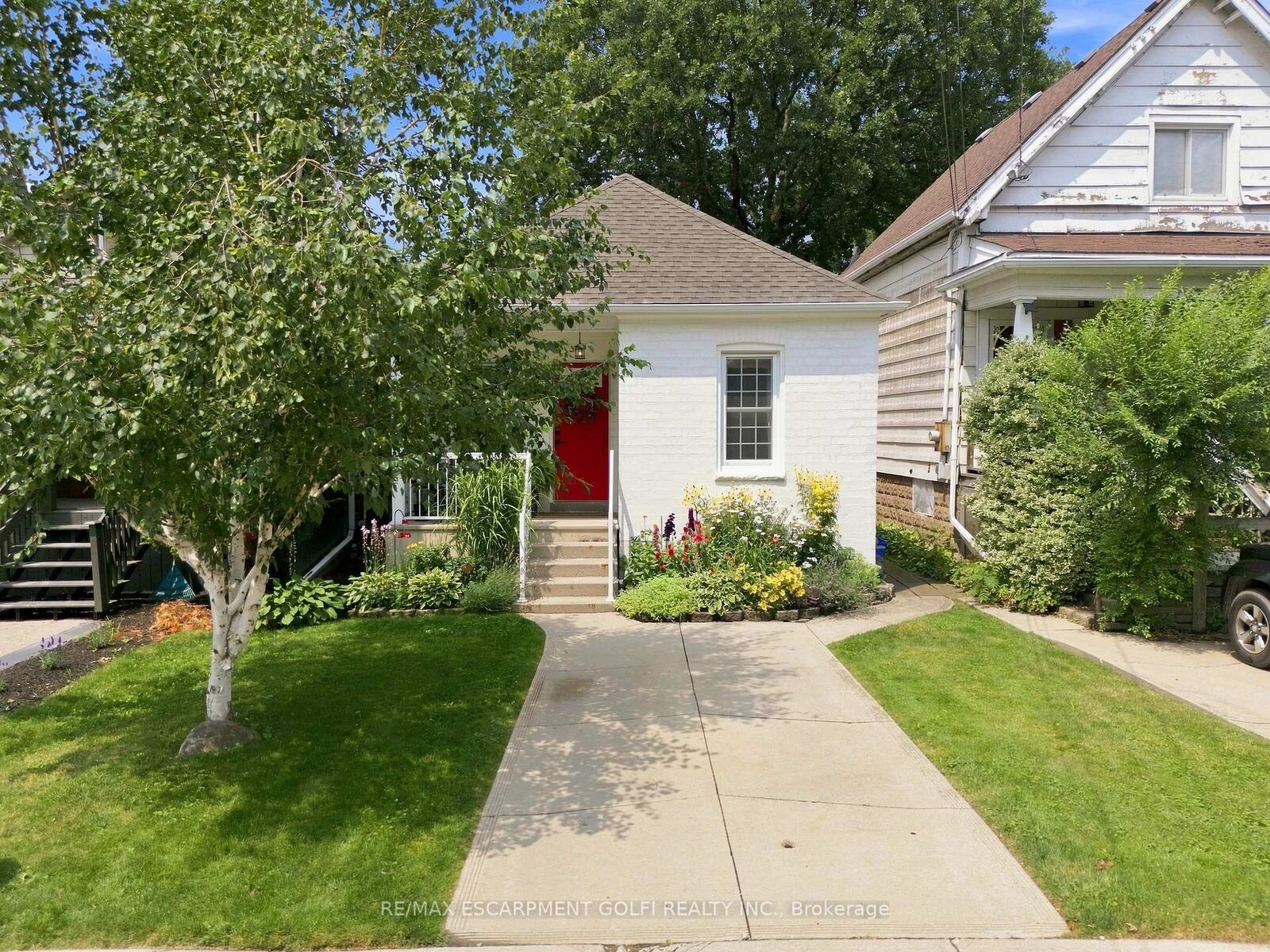 Property Photo: 34 East 24th Street ON L8V 2X7