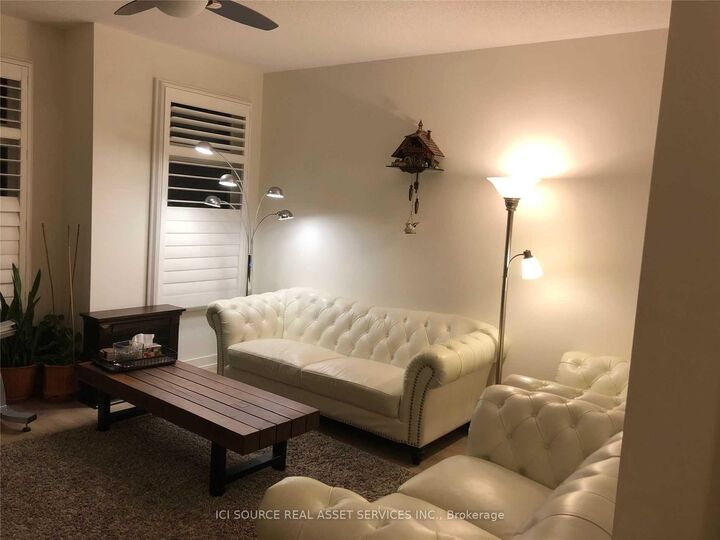 Property Photo:  212 Squire Crescent  ON L6H 0L6 