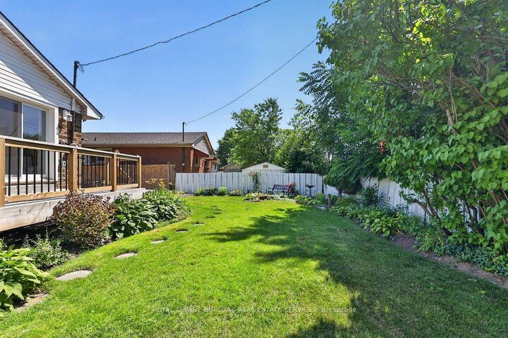 Property Photo: 20 Cardinal Drive ON L9A 4H4
