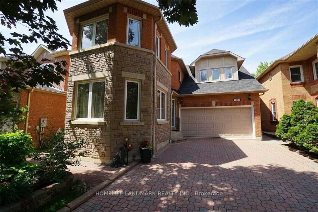 Photo de la propriété:  4887 Natkarni Crescent  ON L5V 1L4 