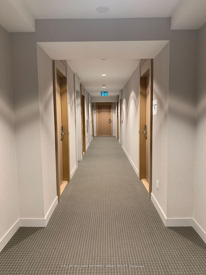 Property Photo:  7 Grenville Street 2410  ON M4Y 0E9 