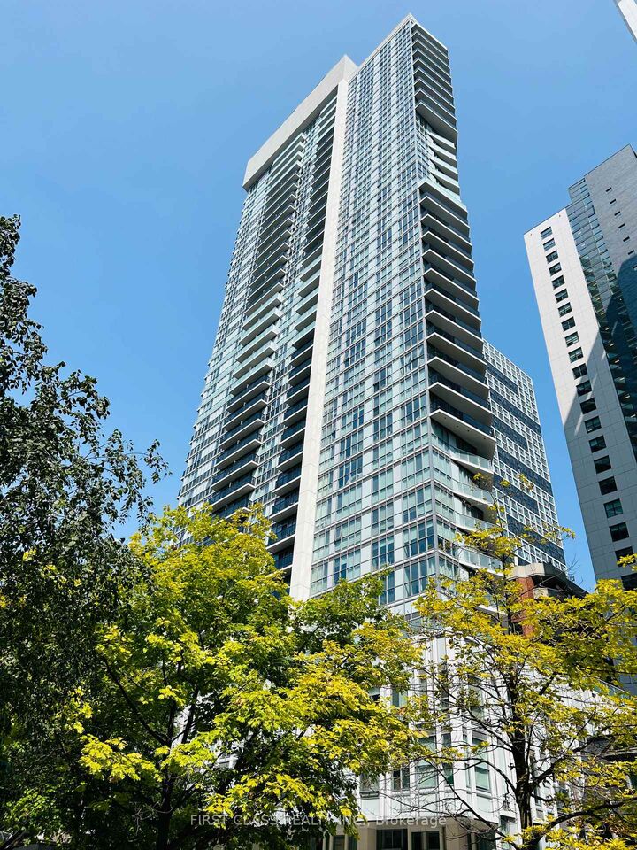 77 Mutual Street 1806 — photo 1