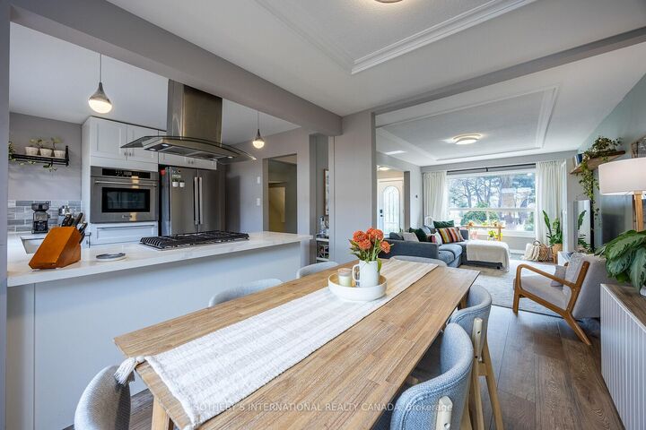 Property Photo: 5475 Lakeshore Road 113 ON L7L 1E1