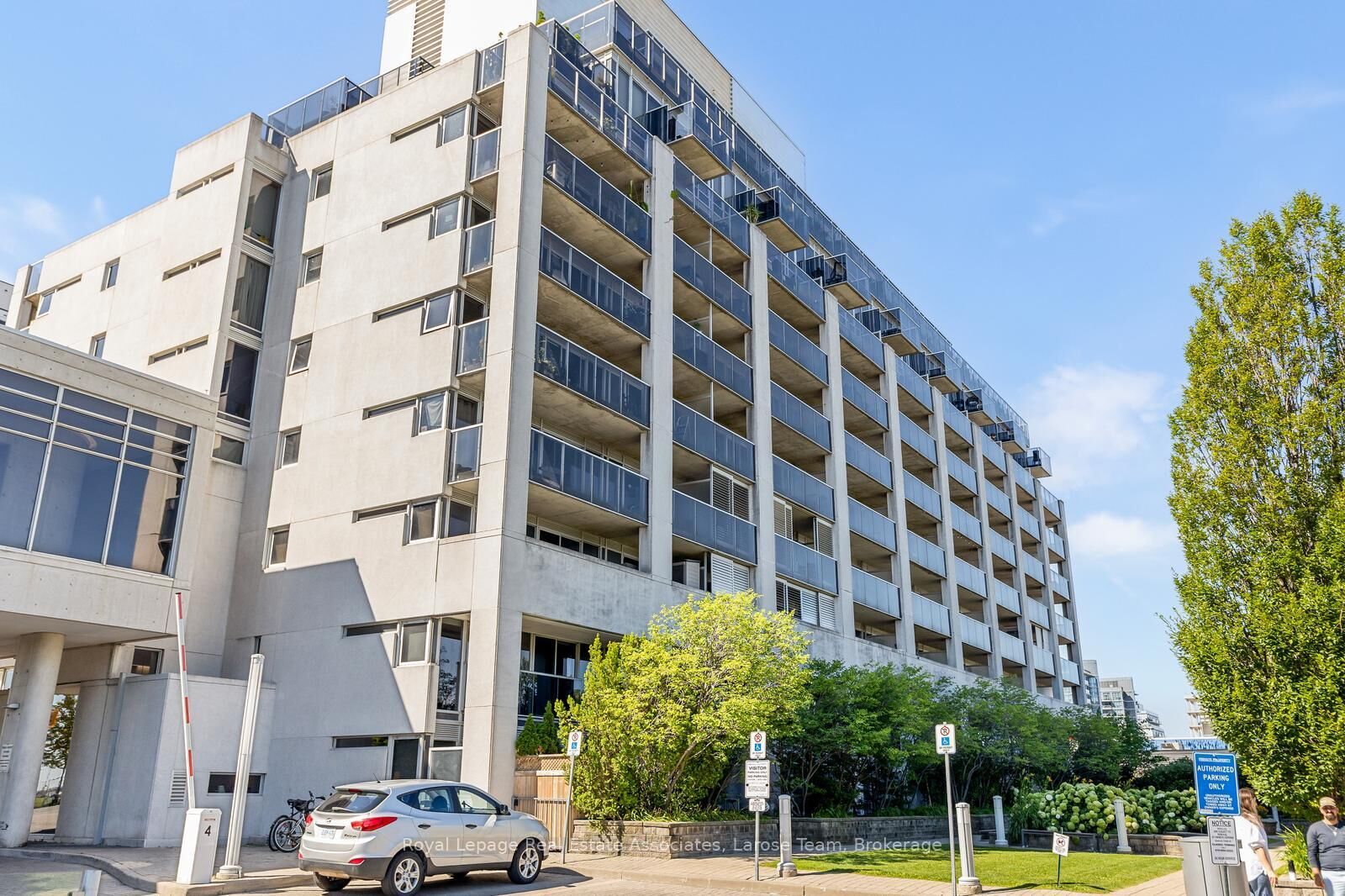 Property Photo:  1050 The Queensway N/A 611  ON M8Z 0A8 