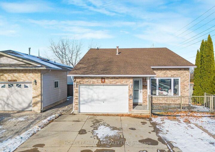 Property Photo:  4 Eastwood Drive  ON L3C 6W3 