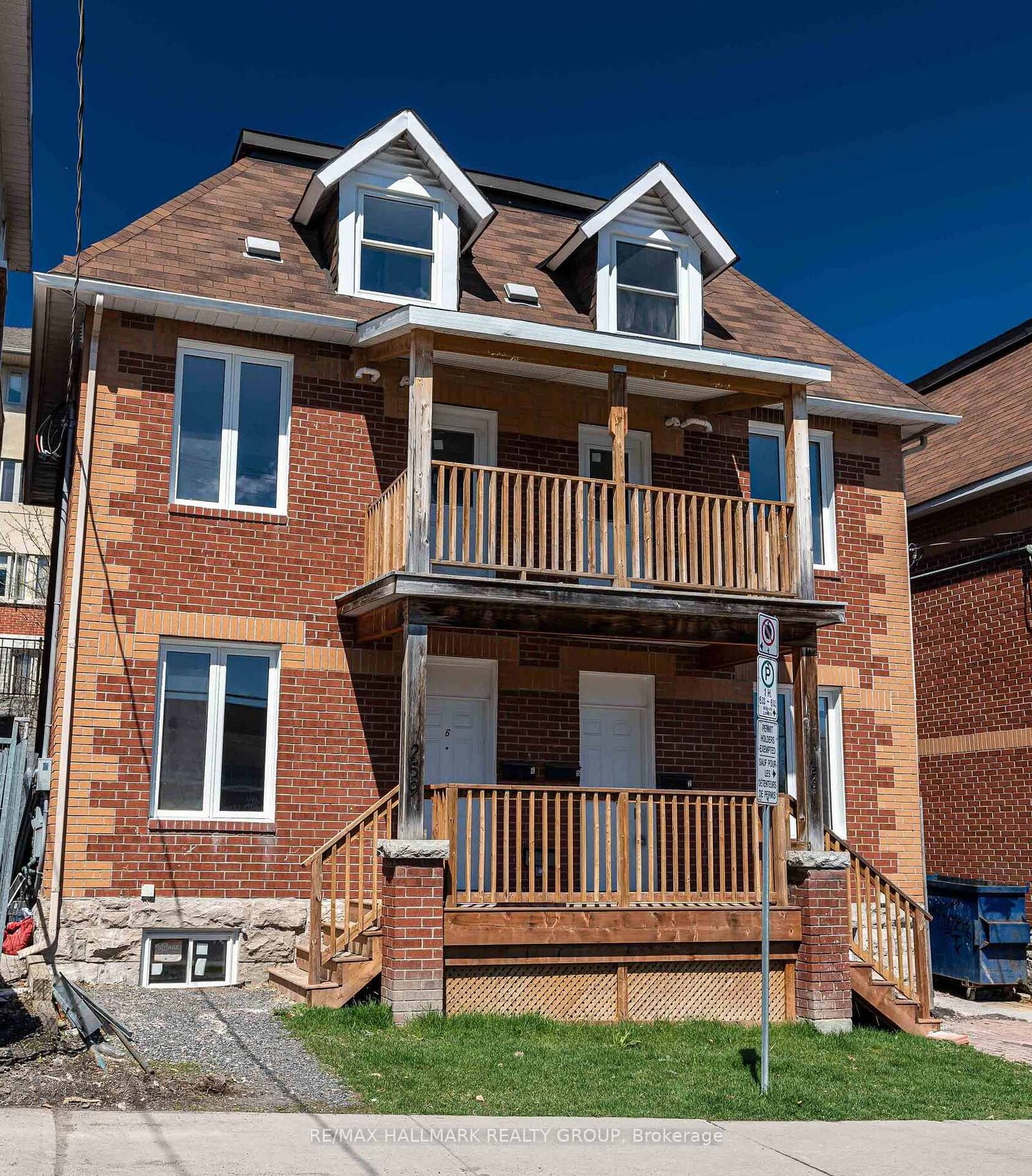 Property Photo: 259 Somerset Street E 6 ON K1N 6V5