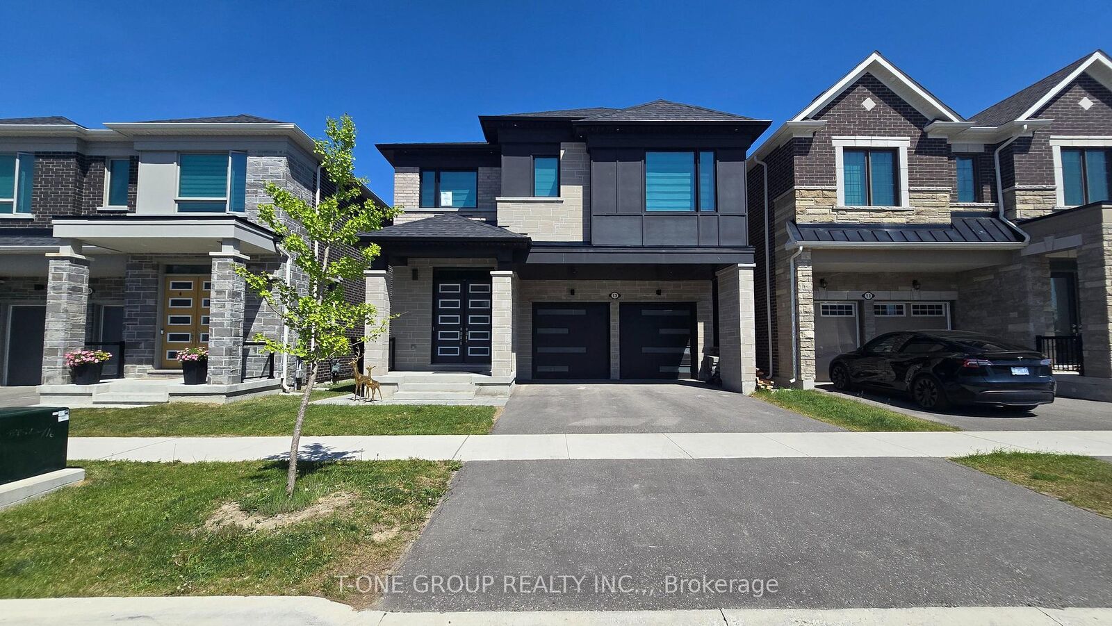Property Photo:  13 Eberly Woods Drive Bsmt A  ON L6C 1A6 