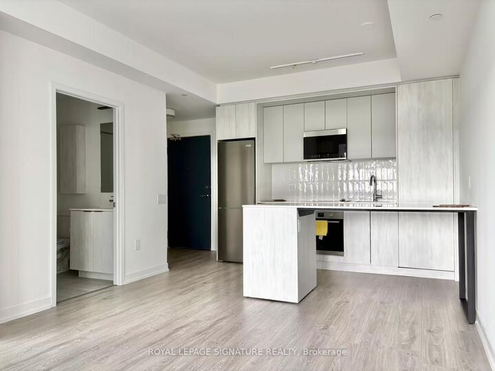 Property Photo: 2485 Eglinton Avenue W 618 ON L5M 2V8