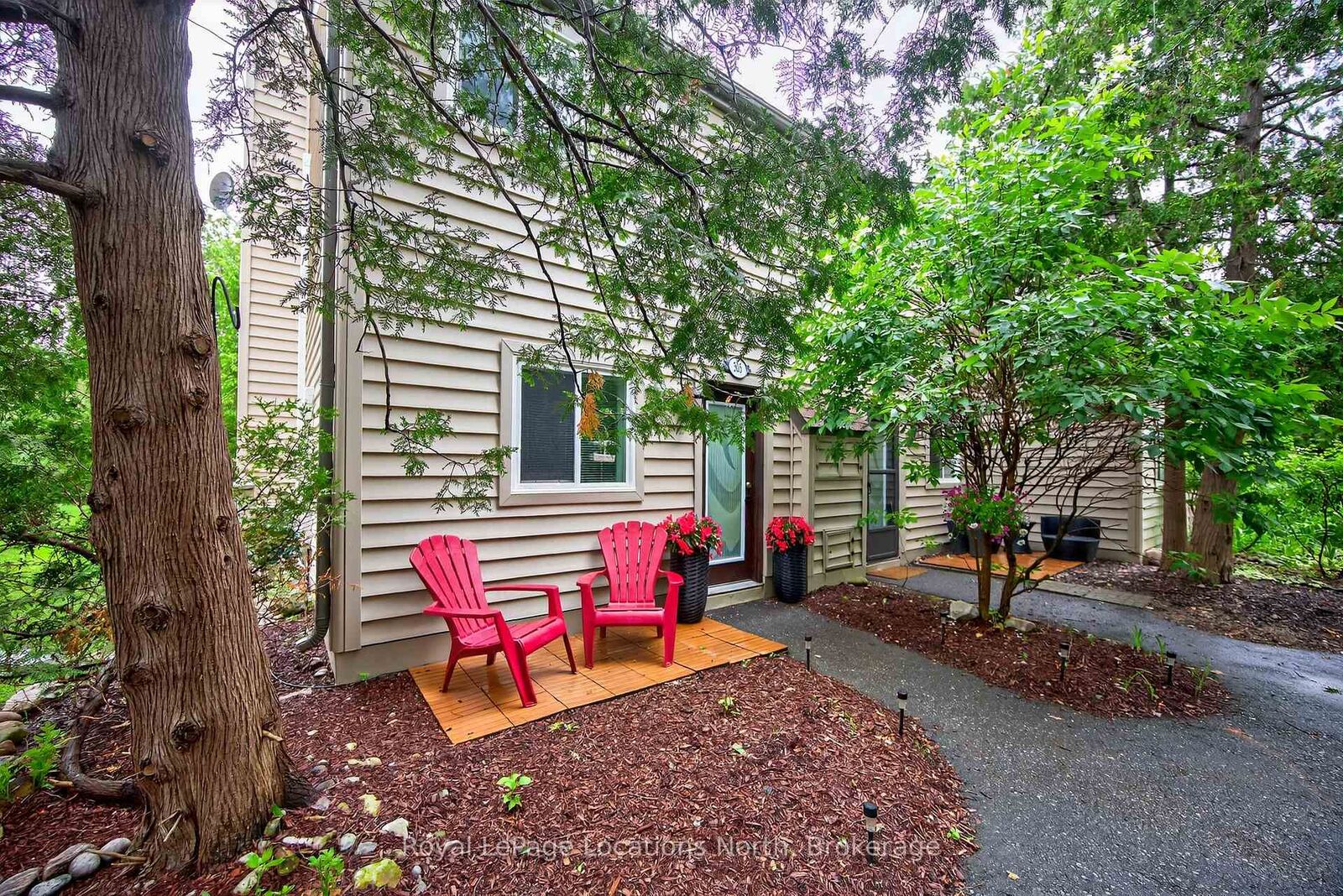 Property Photo: 5 Dawson Drive 305 ON L9Y 5B4