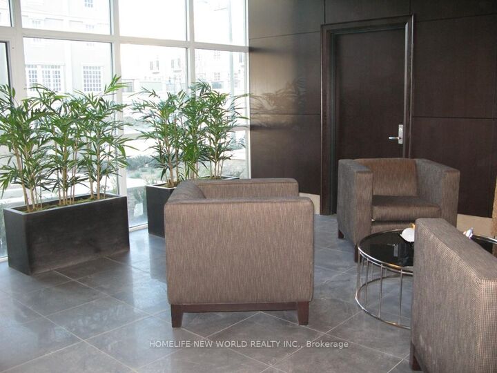 Property Photo: 21 Upper Duke Crescent 313 ON L6G 0B7