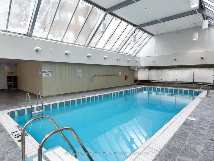 Photo de la propriété:  325 Webb Drive 1603E  ON L5B 4A1 