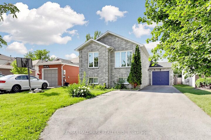 Property Photo:  90 Barre Drive  ON L4N 7P1 