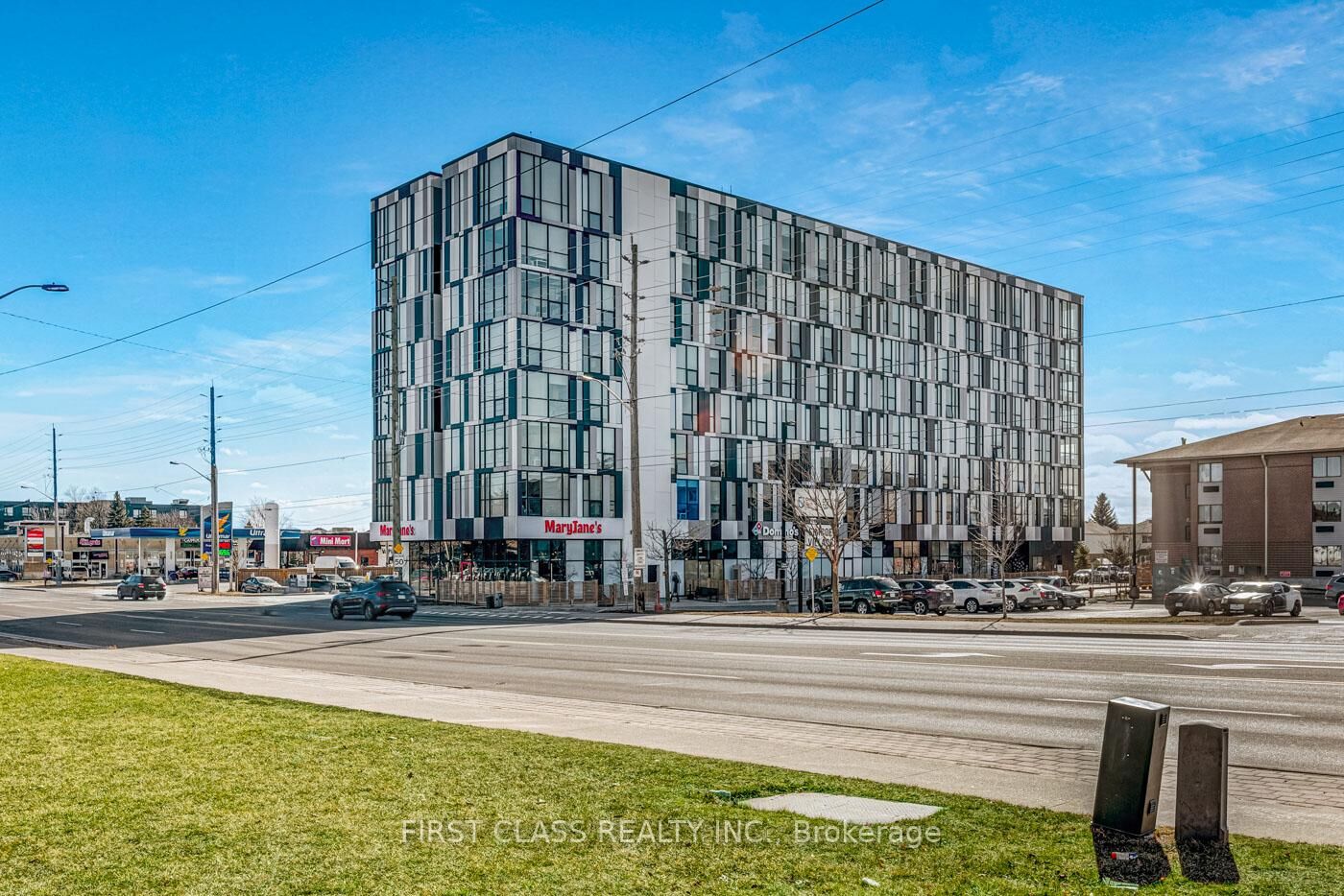 Property Photo: 1900 Simcoe Street N 305 ON L1G 0C1