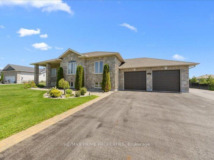 Property Photo: 3421 Summerbreeze Drive ON K0A 2W0