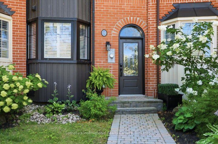 Property Photo:  10 Southwind Terrace  ON L6L 6K5 