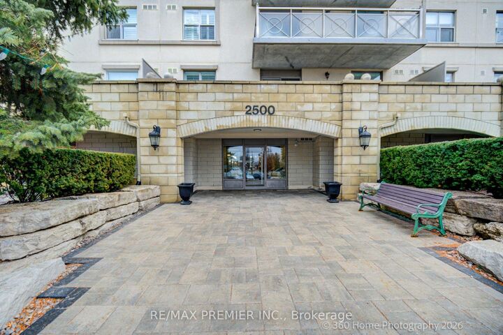 Property Photo: 2500 Rutherford Road 311 ON L4K 2N8