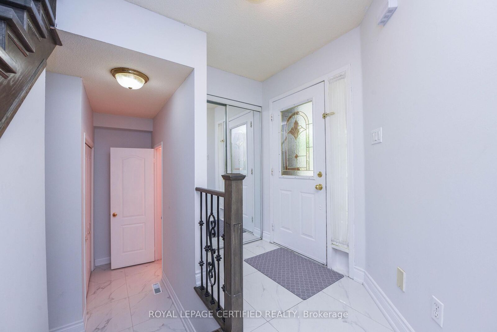 Property Photo: 6037 Clover Ridge Crescent ON L5N 7B4