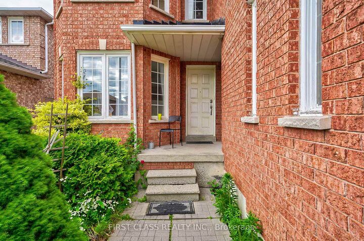 Property Photo:  3309 Loyalist Drive  ON L5L 5T7 