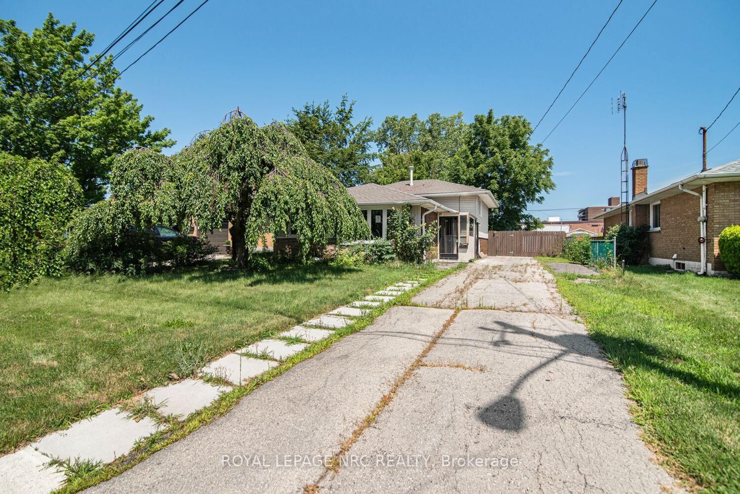 Property Photo: 100 Mountain Avenue N ON L8G 3P7