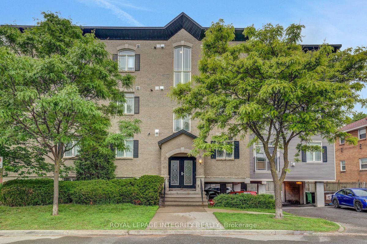 Property Photo:  711 Churchill Avenue N  ON K1Z 5G6 