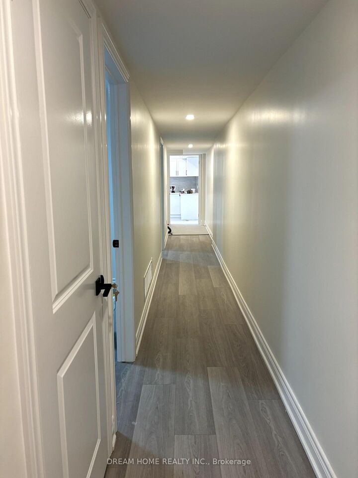 Property Photo: 643 Bathurst Street B03 ON M5S 2R2