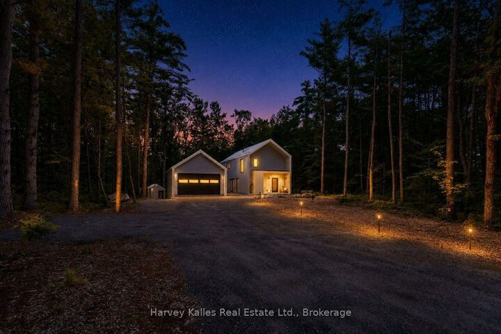 Property Photo: 2074 Muskoka 169 Road ON P1P 1R1