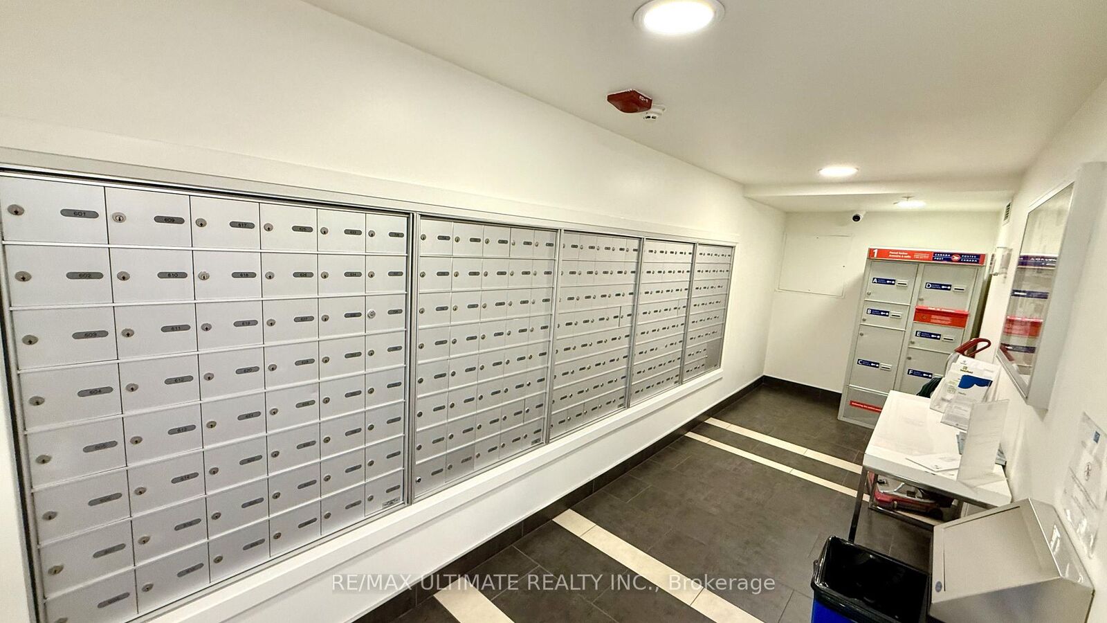 Property Photo:  15 James Finlay Way 723  ON M3M 0B3 