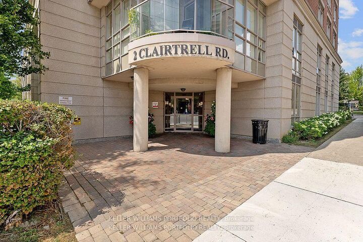 Property Photo:  2 Clairtrell Road 1210  ON M2N 7H5 