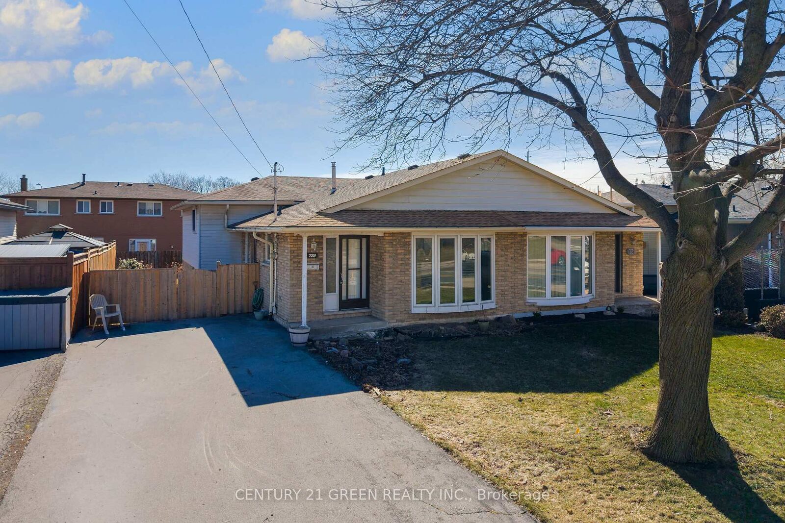 Property Photo: 729 West 5th Street ON L9C 3R3
