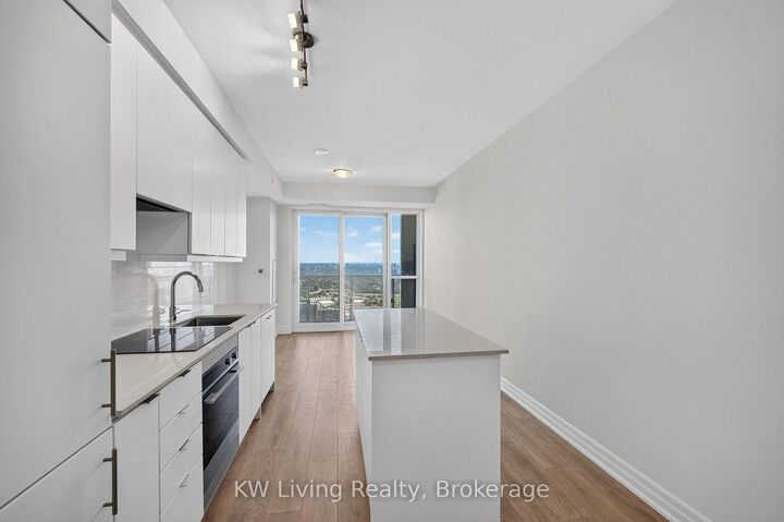 Property Photo: 30 Elm Drive W 3502 ON L5B 0N6