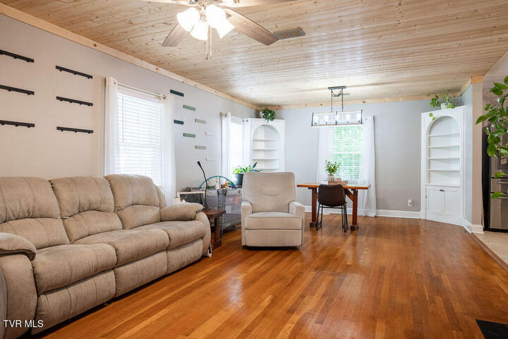 Property Photo: 203 East Gilmer Park TN 37604