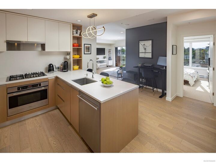 Property Photo:  1033 Cook St #502  BC V8V 0E1 