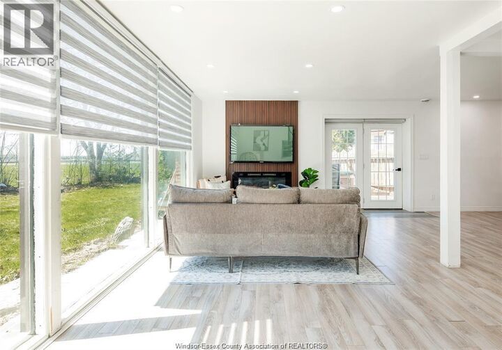 Property Photo: 22 University Drive ON N7E 4V5