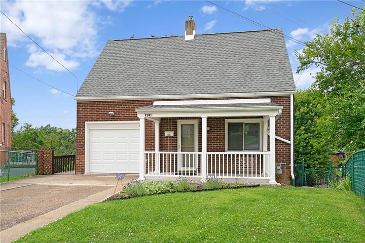 Property Photo: 1581 Woodbine St PA 15201