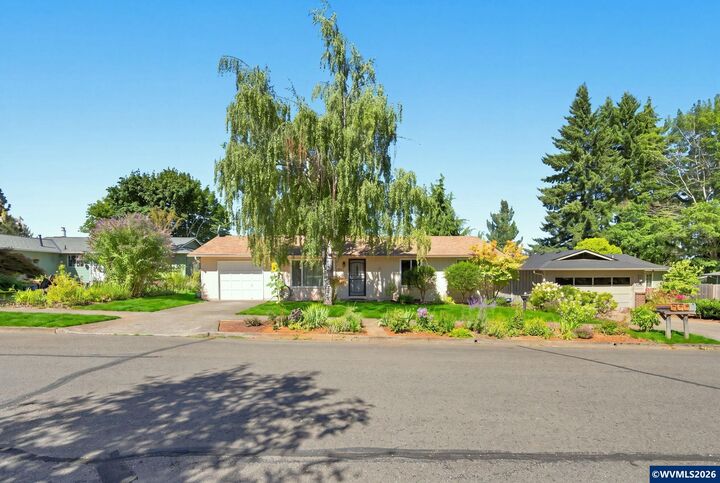 Property Photo:  4541 Anneka Lp SE  OR 97302 