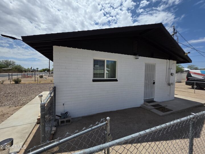 Property Photo: 574 S Park Street B AZ 85132