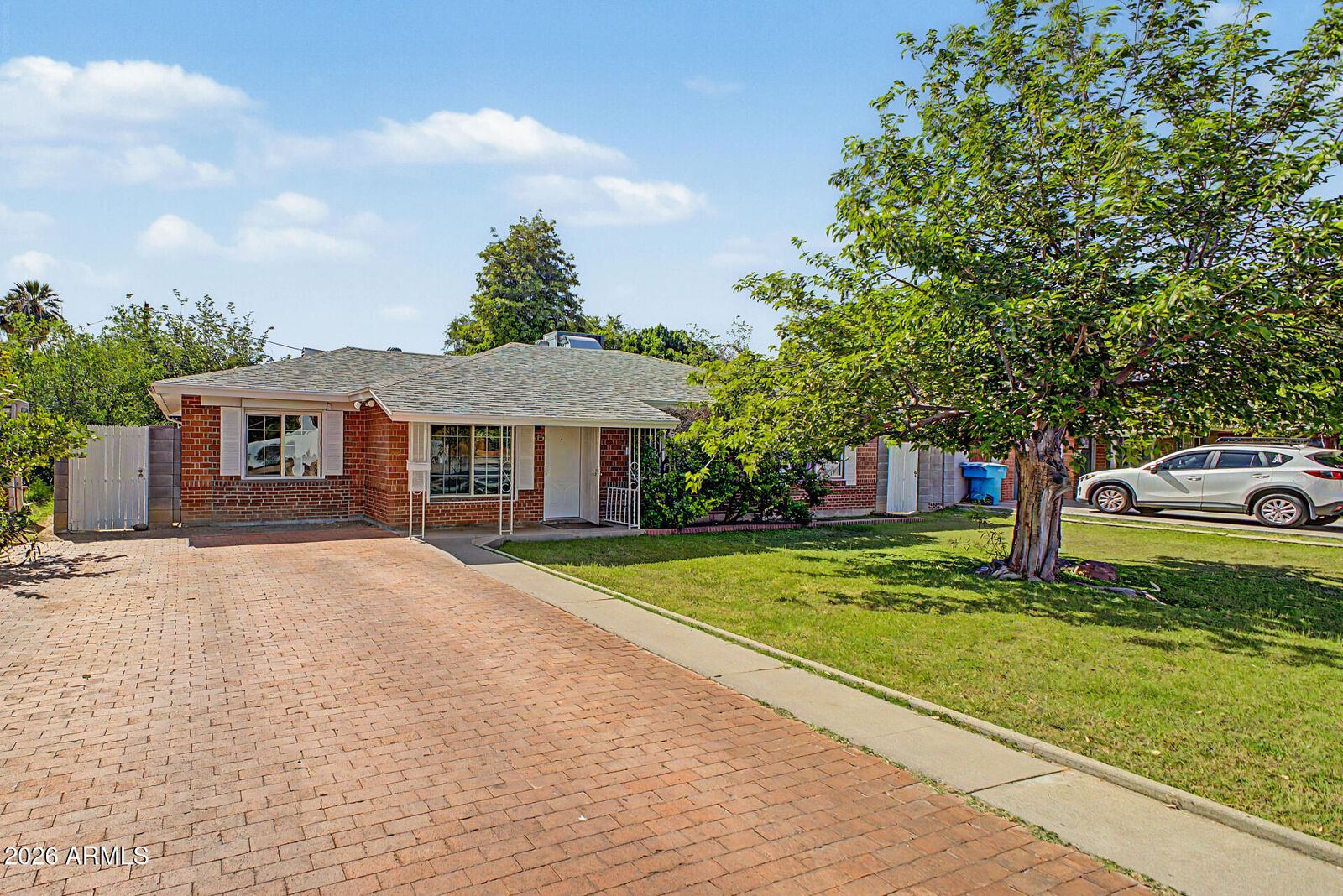 Property Photo: 6138 N 15th Avenue AZ 85015
