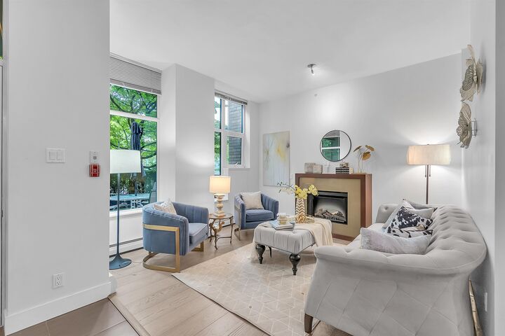 Property Photo: 164 W 13th Street BC V7M 1N6