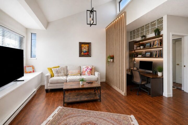 Property Photo: 125 W 18th Street 309 BC V7M 1W5