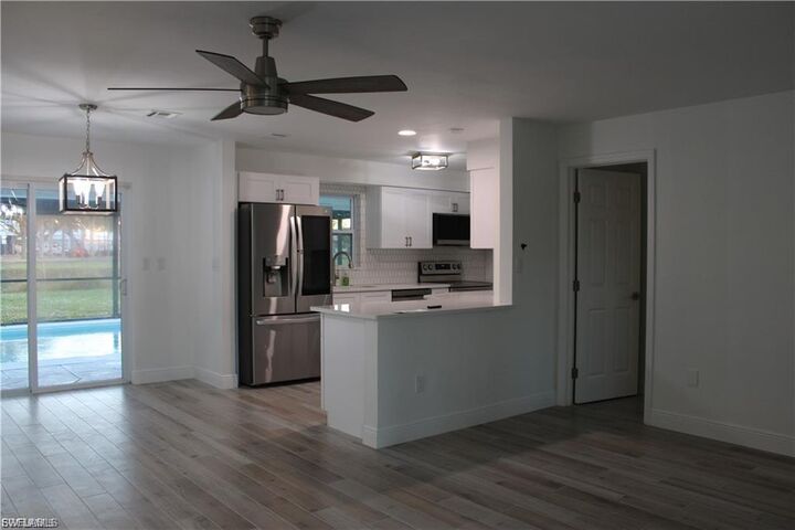 Property Photo:  1322 Farmdale St  FL 33936 