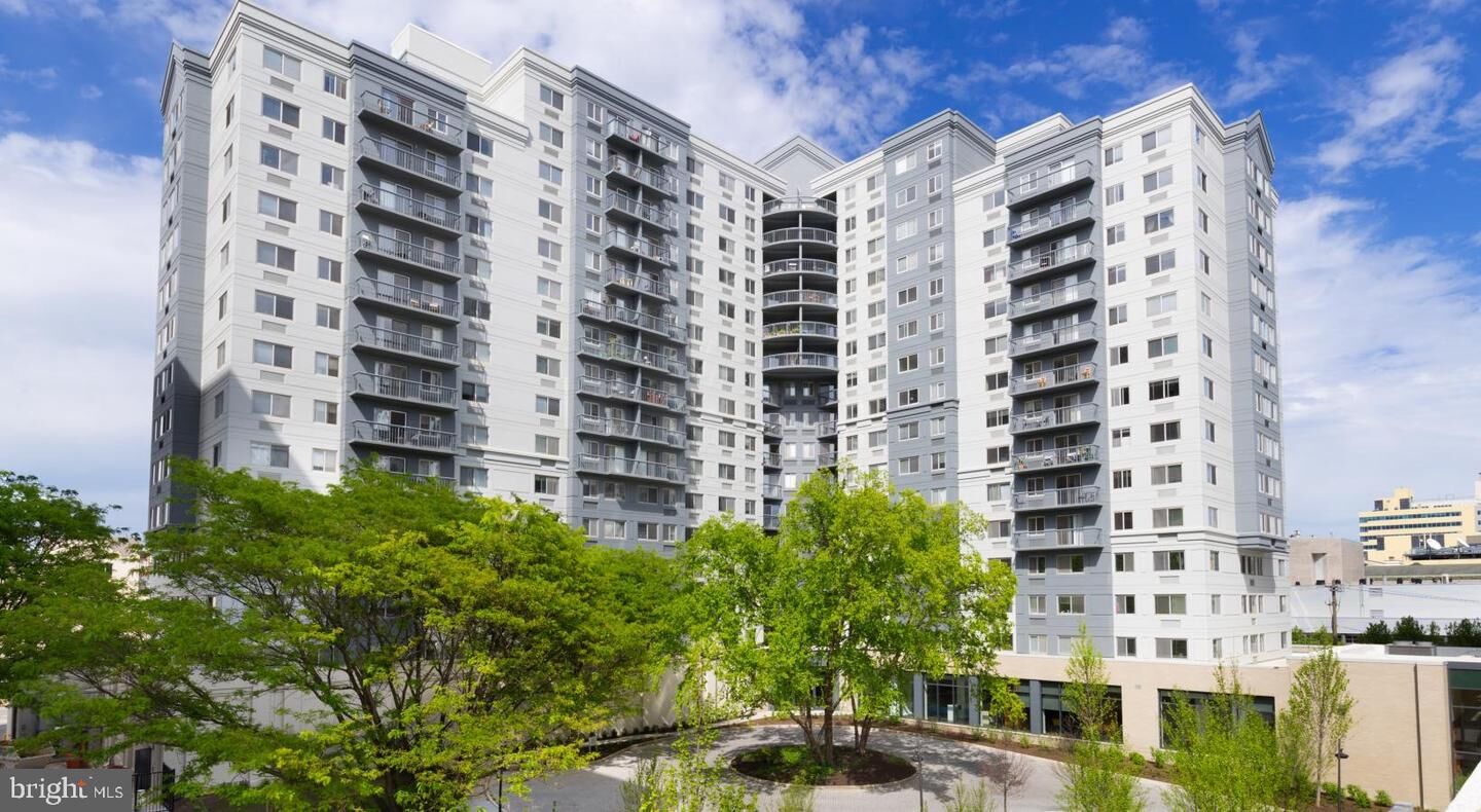 Property Photo:  450 N 18th Street 0212  PA 19130 