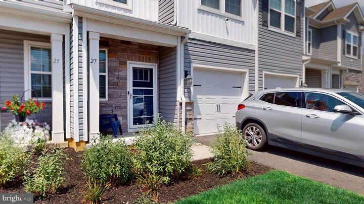 Property Photo:  27 Nelson Way  NJ 08060 