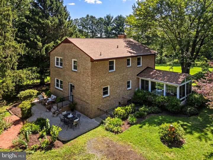 Property Photo:  16318 Hidden Meadow Lane  VA 20158 