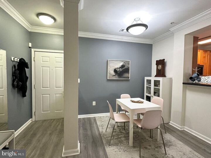 Property Photo:  4870 Eisenhower Avenue 407  VA 22304 