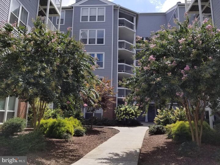 Property Photo: 3178 Summit Square Drive 3-B12 VA 22124