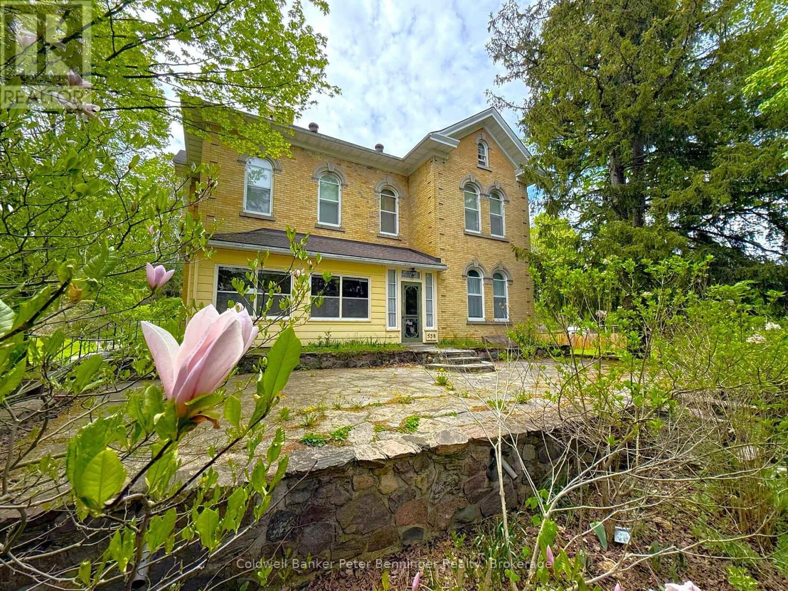Property Photo:  538 Queen Street North  ON N0G 2N0 