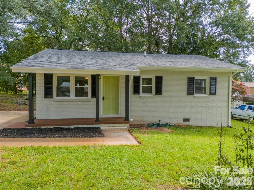 Property Photo: 1328 Newton Street NC 28150