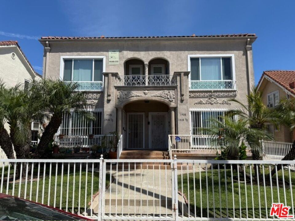 Property Photo: 1406 2nd Ave, Unit 1406 1/2 CA 90019